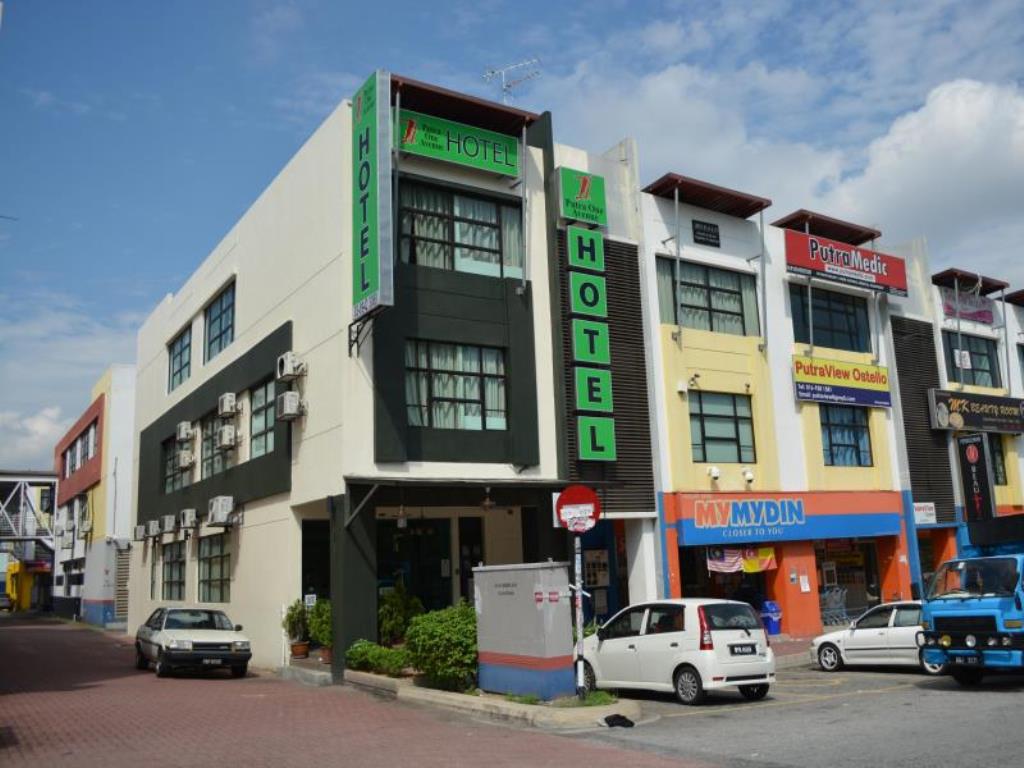 putraone-hotel-putrawalk-seri-kembangan-taman-equine-booking-room